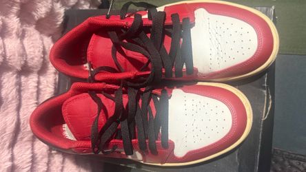 Jordans size 8, no Sole
