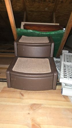 Dog ladder and enclosure