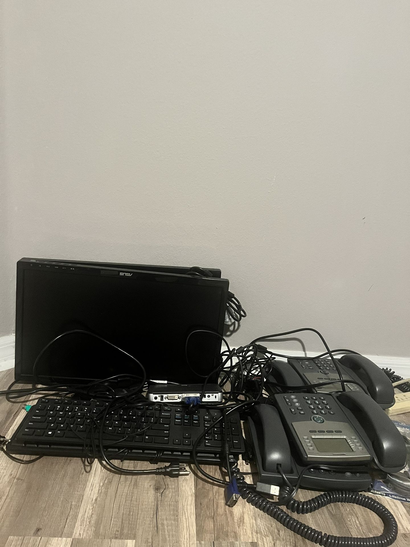 monitor/keyboards/electronics