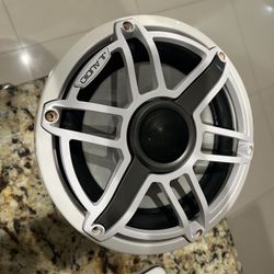 JL Audio M6 880x