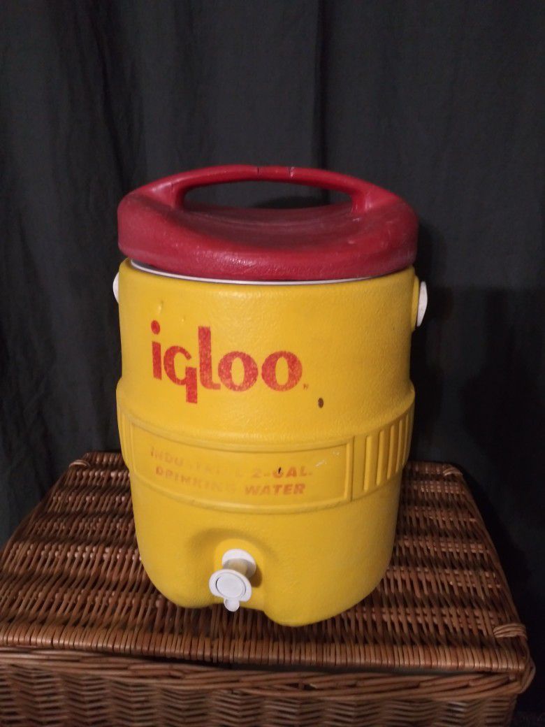 Igloo Cooler 2 Gallon