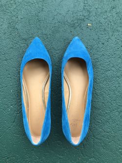 Size 9 1/2 banana republic suede flats - bright blue!
