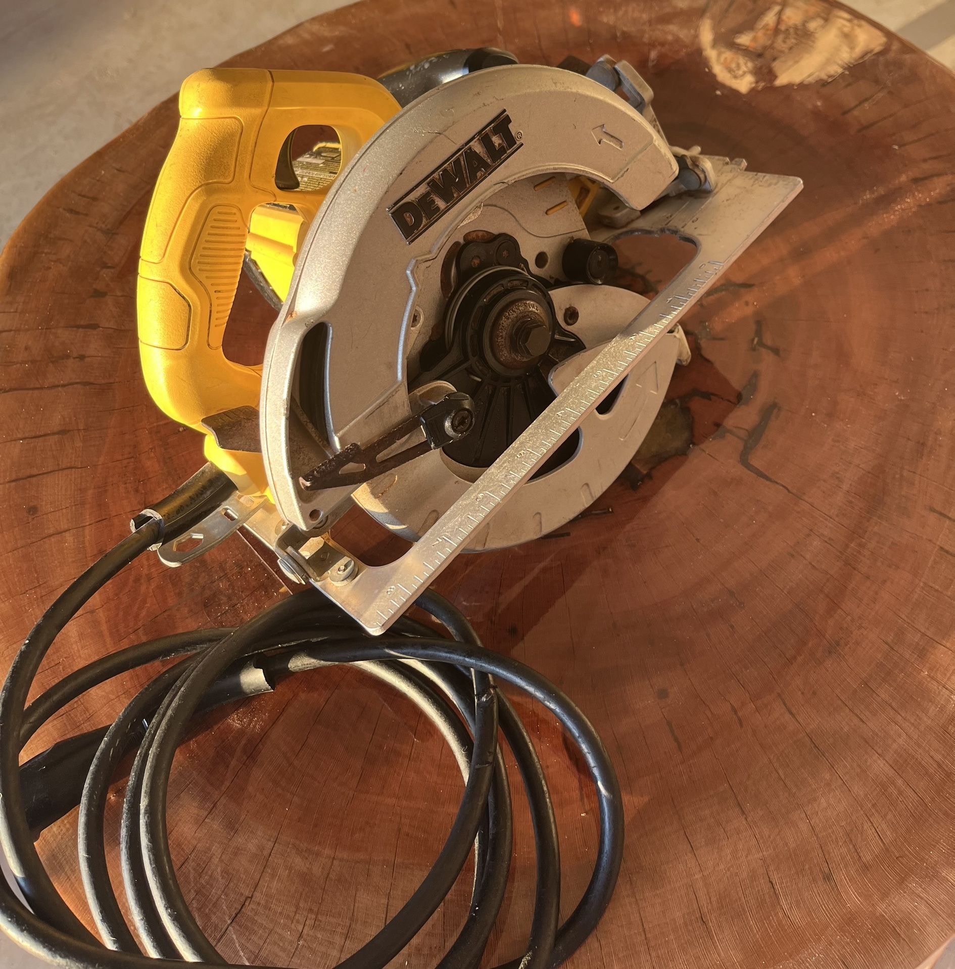 Dewalt Saw