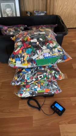 Random Lego pieces 22 pounds