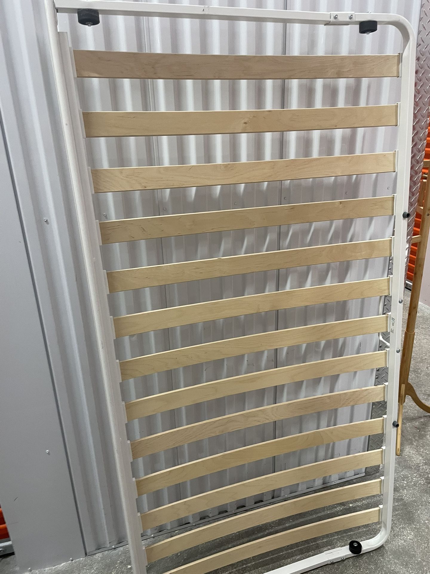 Trundle Bed With Mattress (Twin) 