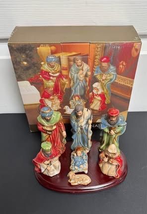 Ceramic Nativity Scene COMPLETE just $20 xox