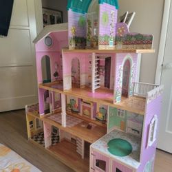 5ft Wooden Doll House