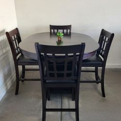 High Table Set (4 Chairs) Excellent Condition 