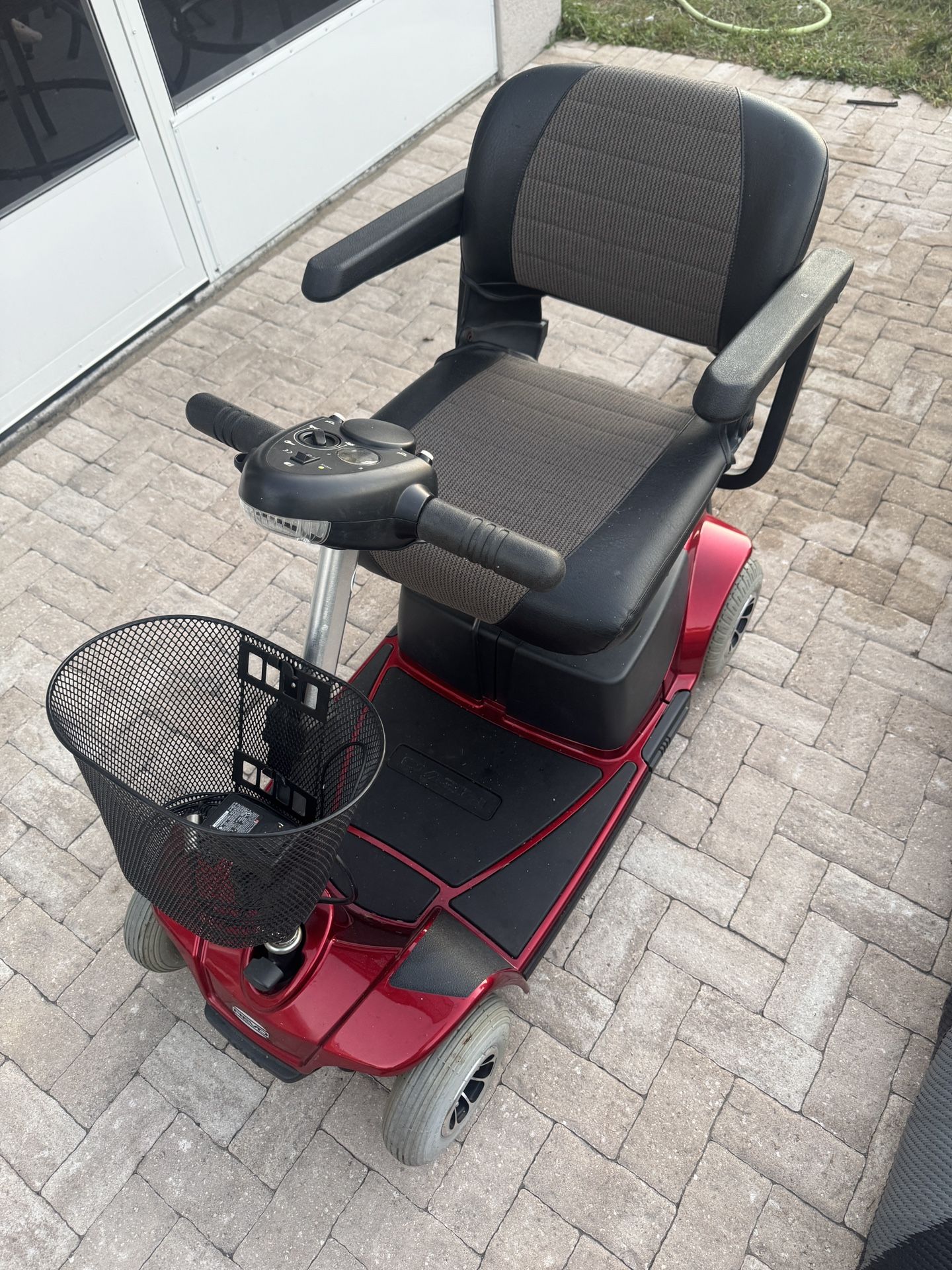 Pride Revo 4 wheel Scooter