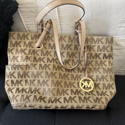 Authentic Michael Kors Carry All Bag