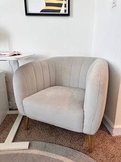 Corner chair super comfortable must go this week!!