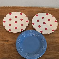 3 Christmas Plates