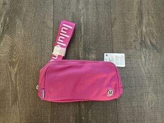 Lululemon Belt Bag Sonic Pink & White for Sale in Ladera Ranch, CA - OfferUp