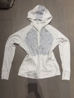 Under Armour Hoodie - Size M