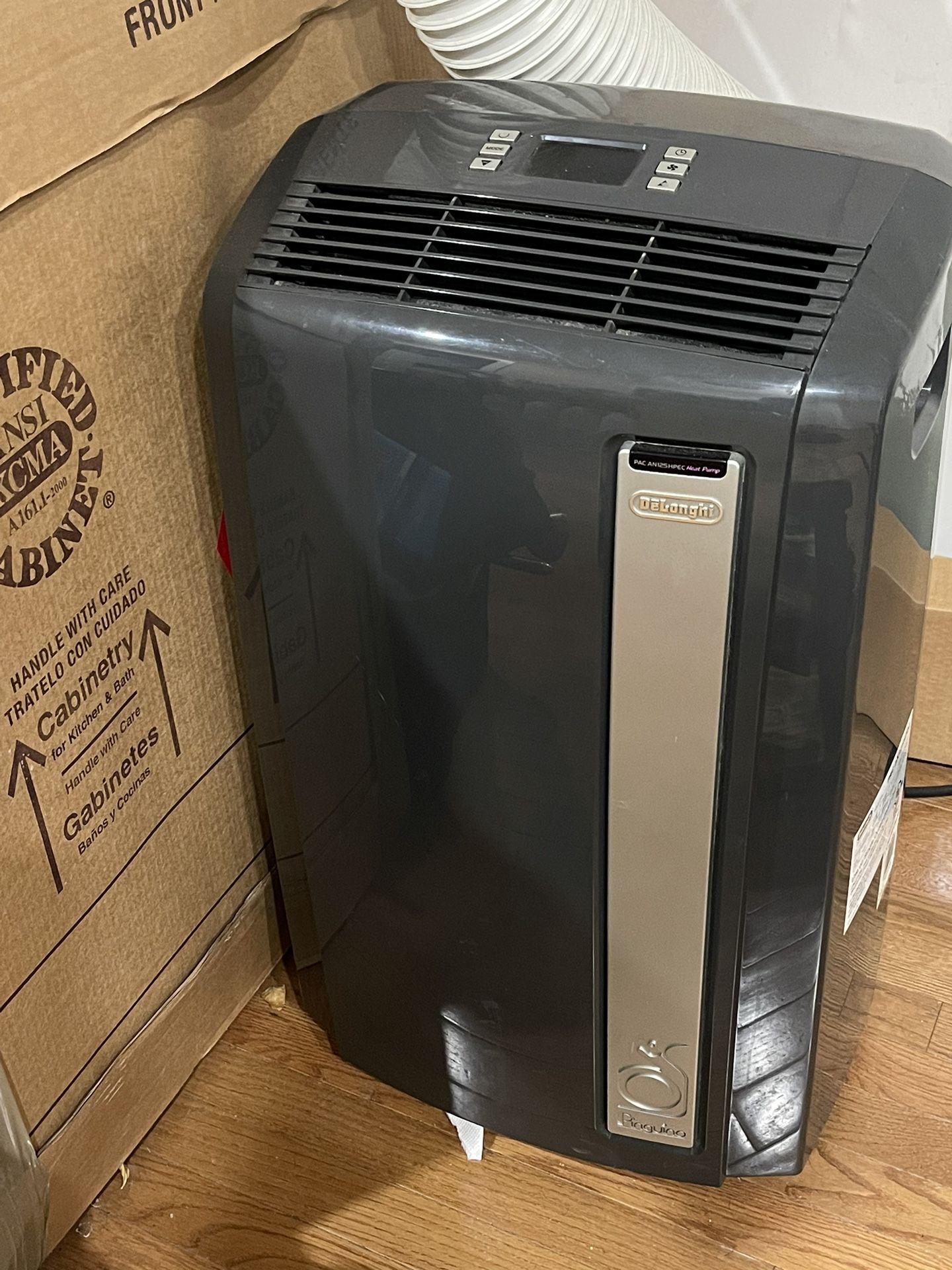 Delonghi 12,500 BTU  AC/Heater
