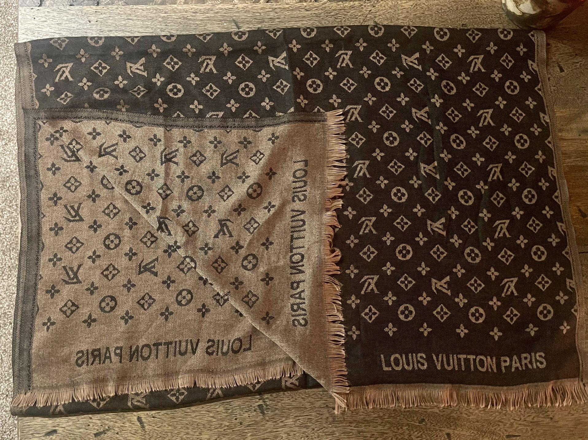 Authentic Louis Vuitton scarf 94% wool, 6% silk for Sale in Hollywood, FL -  OfferUp