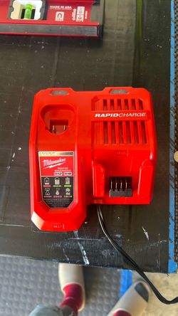 Milwaukee M12 and M18 battery Rapid Charger
