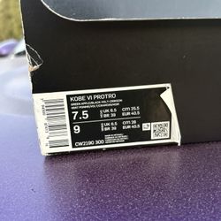 Nike zoom kobe 6 grinch size 7.5