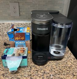 Keurig K-Brew + Chill Iced or Hot Single-Serve K-Cup Coffee Maker and K cups
