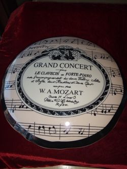 Grand Concert Covered Bowl