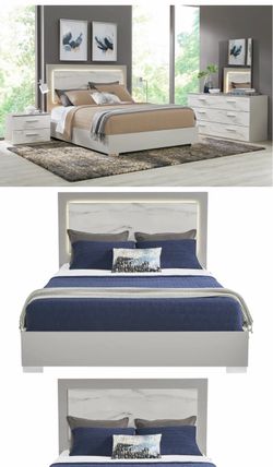 ROOMS TO GO BEDROOM SET