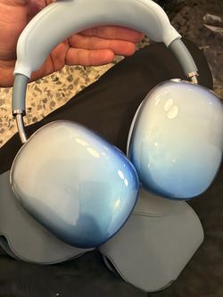 Apple AirPods Max Headphones Blue