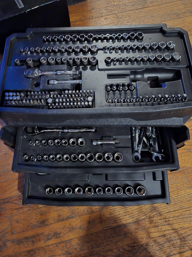 Husky 301 Piece Mechanics Tool Set And 1/2 Inch Full Set