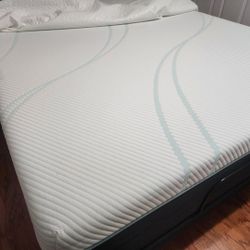 Tempur-pedic Ease Queen size & Full size Mattress and frame. 