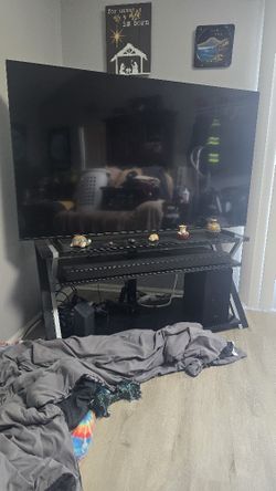 Samsung 65 Flat Screen TV and Sound Bar With Sub