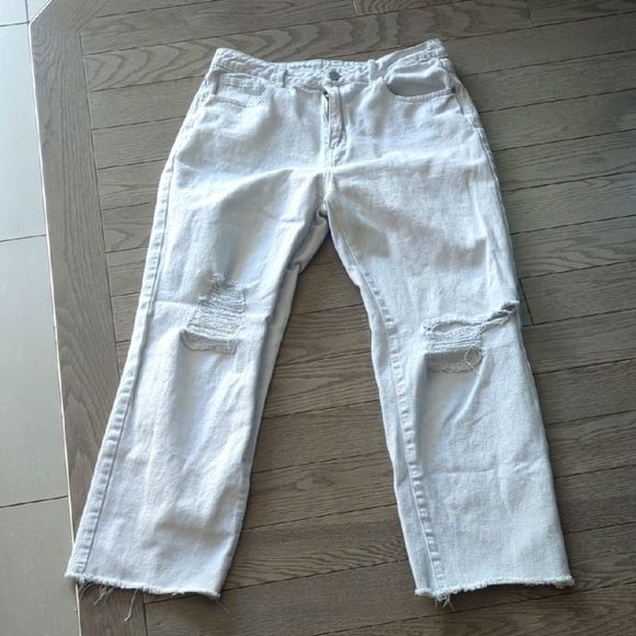 SHEIN Light Gray Distressed Jeans - Size L Great Condition