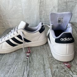 Tennis Shoes Adidas 
