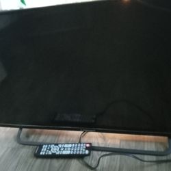 Working 32 Inch Flat Screen Tv And Remote $40 Dollars