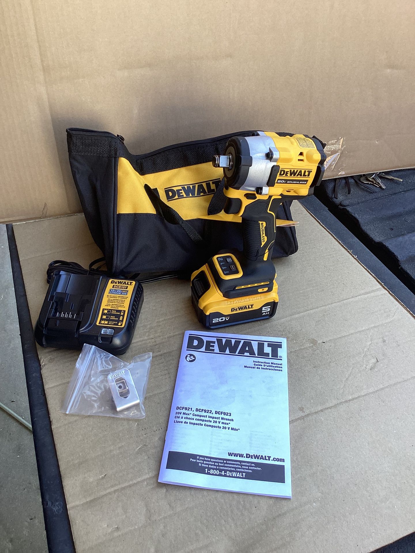 DEWALT ATOMIC 20V MAX LITHIUM-ION CORDLESS BRUSHLESS 1/2-IN VARIABLE SPEED IMPACT WRENCH 5 AH BATTERY AND CHARGER INCLUDED 450 FT-LBS OF TORQUE