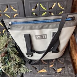 Yeti Hopper Two 30 Soft Cooler 