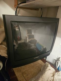 Phillips/ Magnavox 32" CRT TV