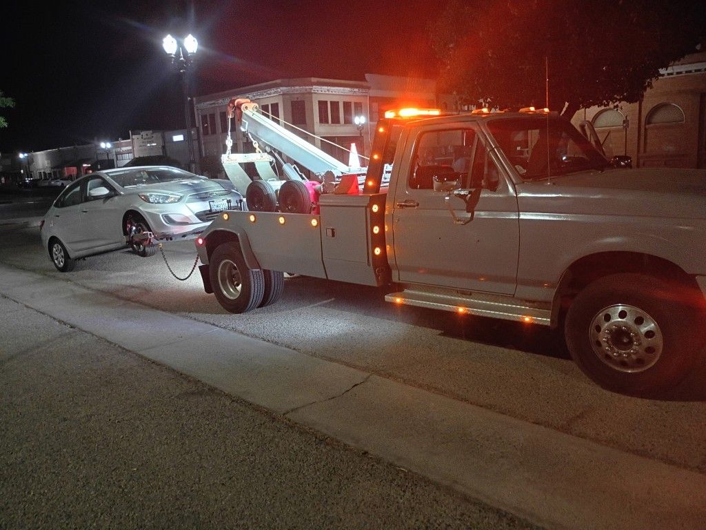 Gas Towtruck Runs Great! Tags 2026 $9500