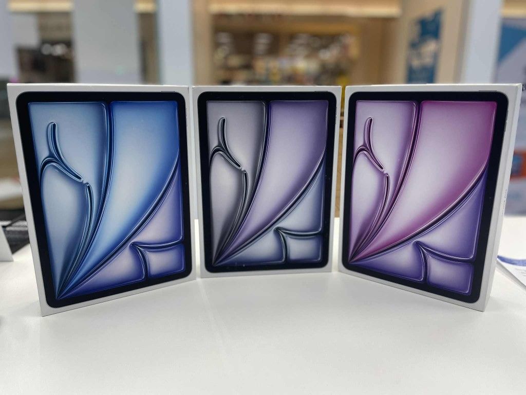 Apple iPad Air 11-inch M3- Pay $5 today and the rest later!!