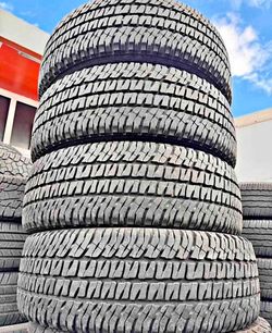 275/70/18 Michelin Selling 4 nearly new tires with 80% tread life remaining.🌟🌟