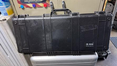 Pelican 1700 Protector Long Case.