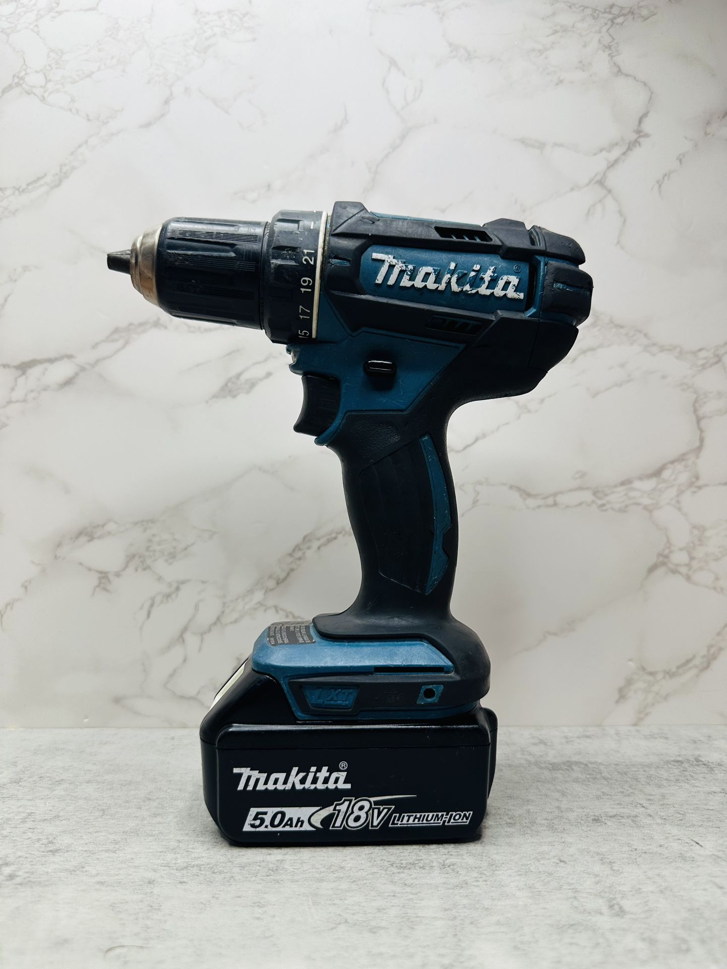 Makita XFD10 18-Volt LXT Lithium-Ion 1/2" Drive Cordless Drill With Battery