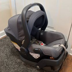 Uppababy Mesa V2 Car Seat - Like New 