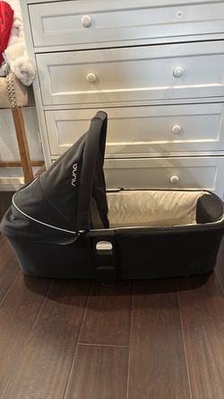 Nuna bassinet