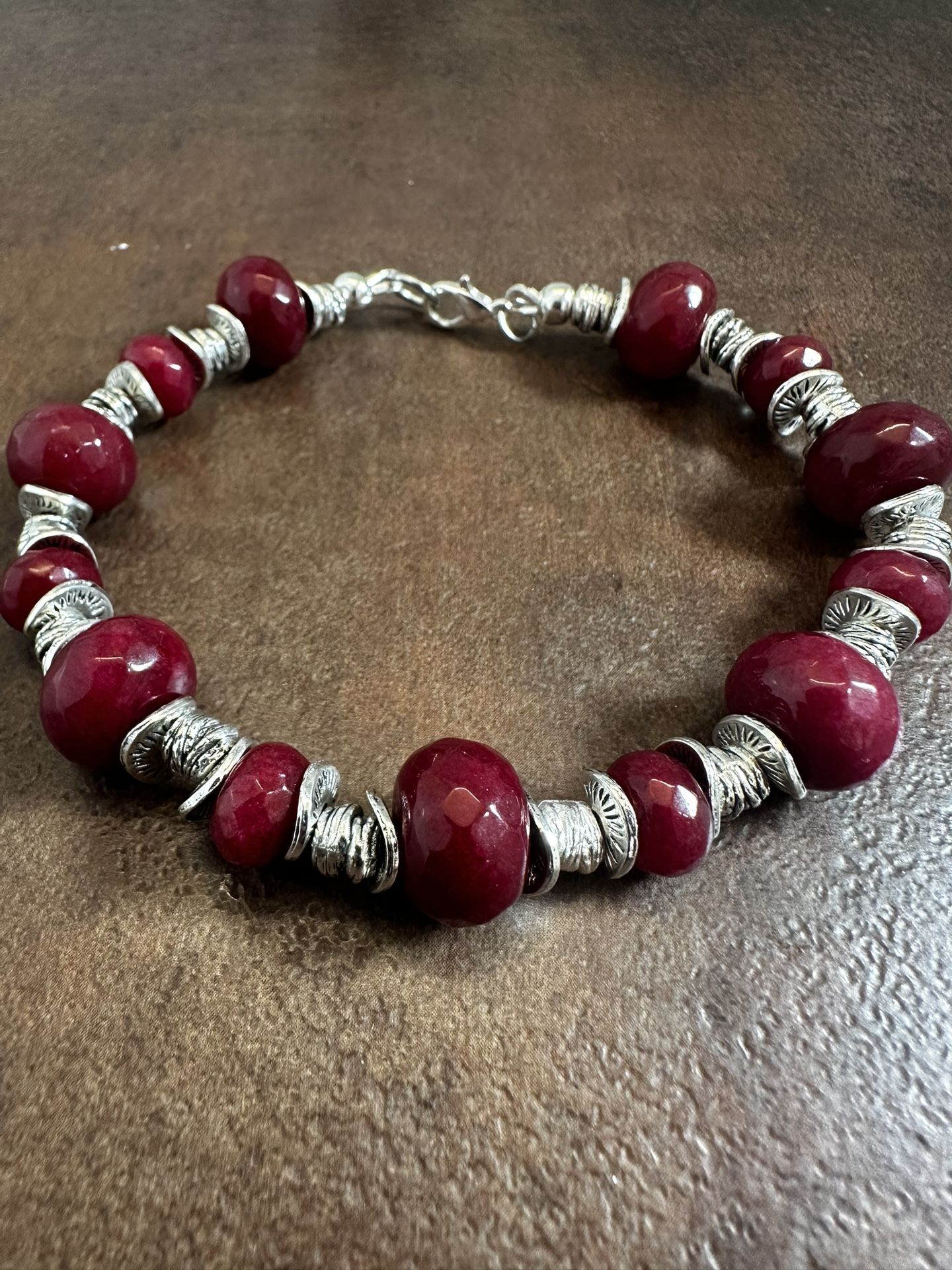 Red Crackle Quartz and Silver Beaded Bracelet with Textured Accents
