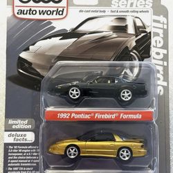 Auto World Deluxe Series ‘92 Pontiac Firebird Formula & ‘97 Firebird T/A WS6 Diecast