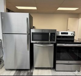 Kitchen appliances set with stackable washer and dryer