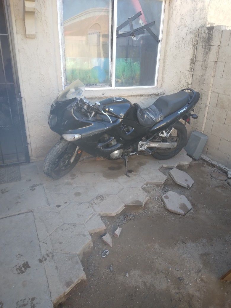 2006 Suzuki Gsx-F 750