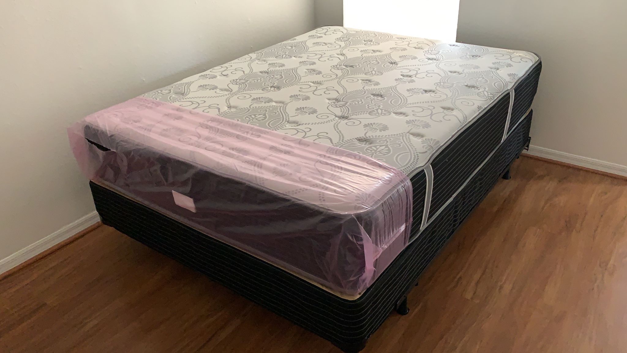 Mew Queen Mattress And Box Spring 2pc Bed Frame Is Not Included
