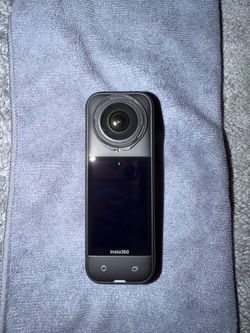 INSTA 360 X5 + 64gb insta 360 memory card