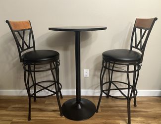Table + 2 Chairs