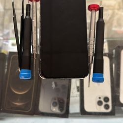 Apple Iphone screen replacement 

